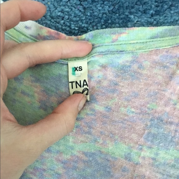 Scoopneck watercolour T-shirt. Very soft - Picture 2 of 2